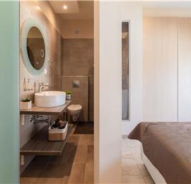 3 bedroom seaside villa with pool, Acharavi, sleeps 5